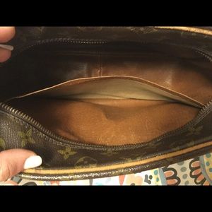 ADDITIONAL PICS Vintage Louis Vuitton SacMigrator